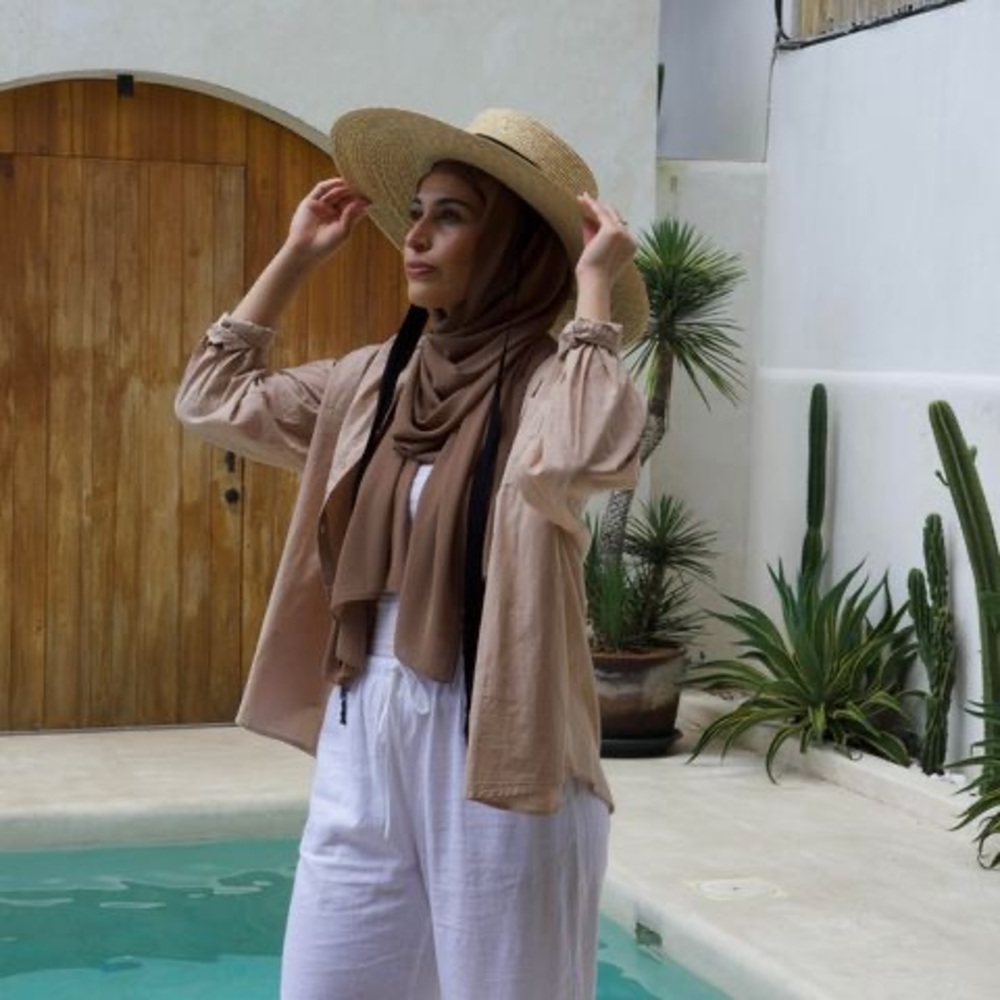 Meet your Posher, Wajiha